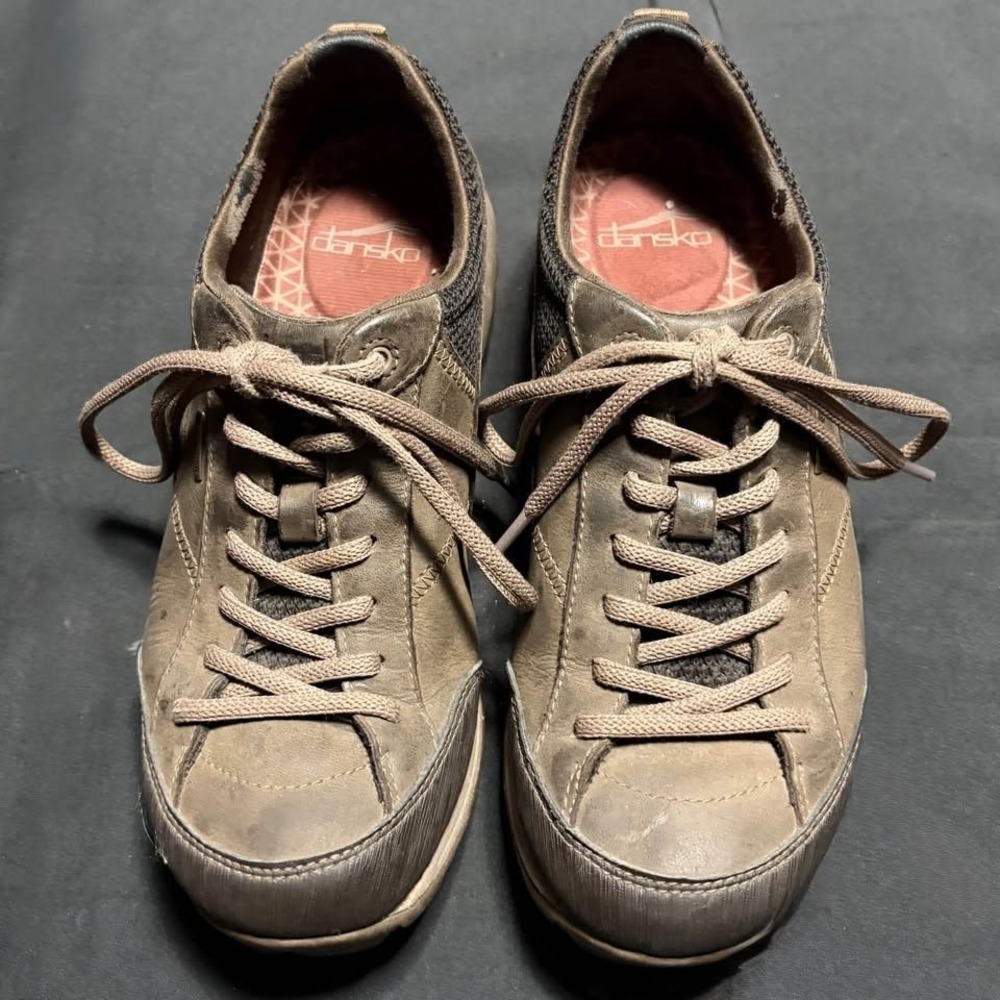 Dansko Paisley Women's 37 US 6.5-7 Brown Waterproof Leather Walking Sneakers